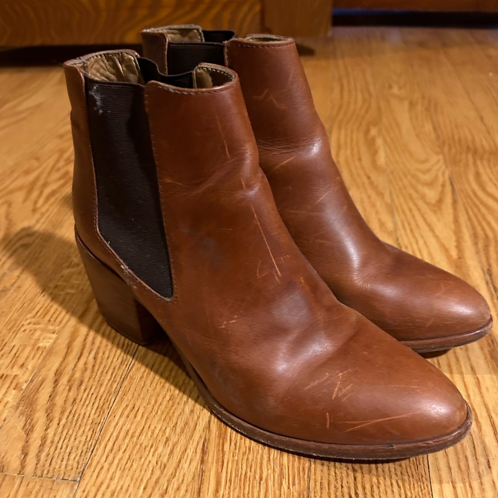 Nisolo Ana Go-To Heeled Chelsea Boot Brown (Auburn) Size 8 Women’s